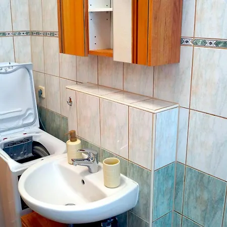 24 Modern & Gemuetlich Appartement *